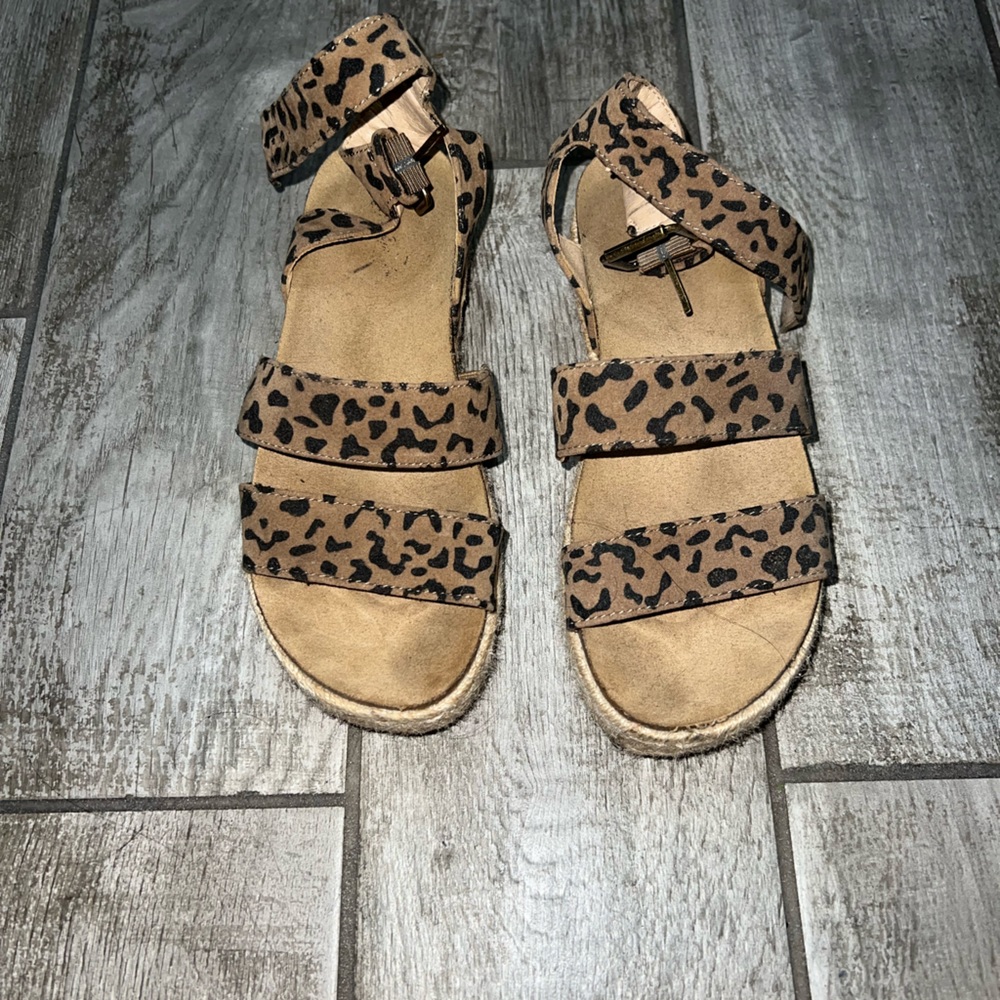 Sandal wedges 🐆